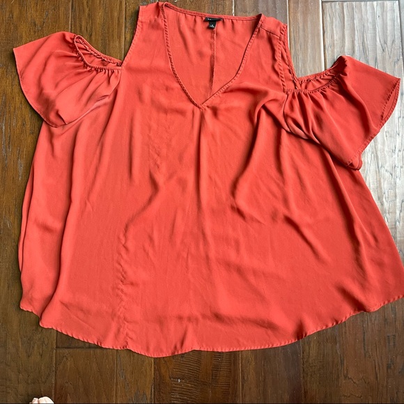 Torrid cold shoulder 3XL Blouse - Picture 2 of 2